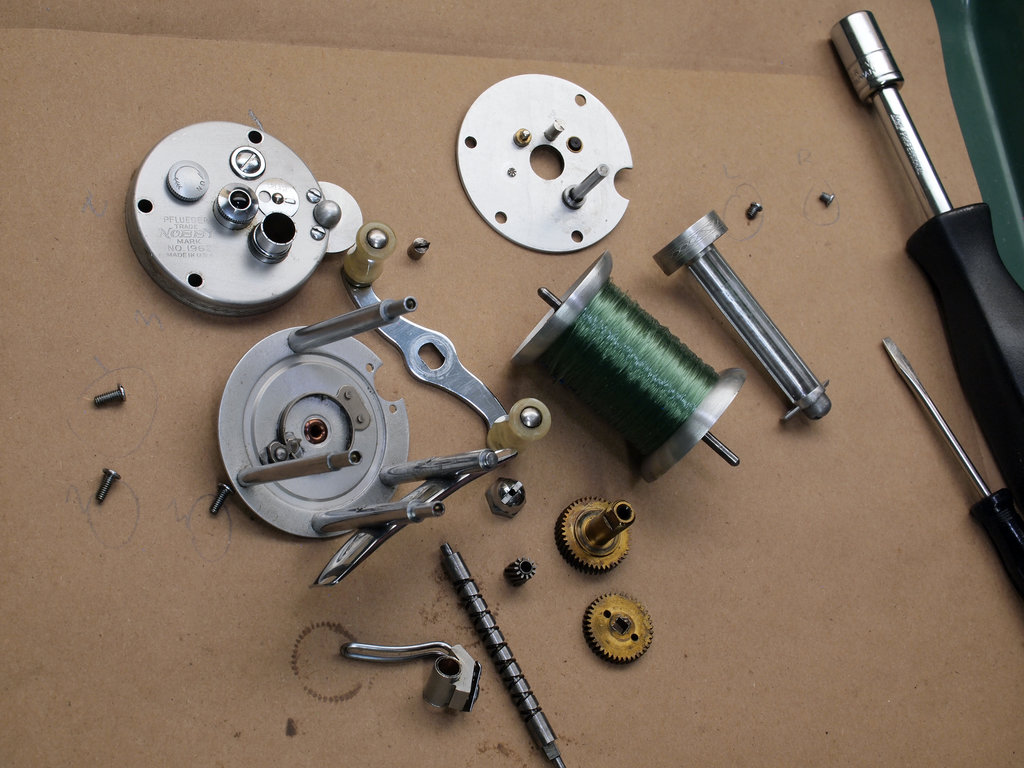 Pflueger Nobby No. 1963 - completely disassembled