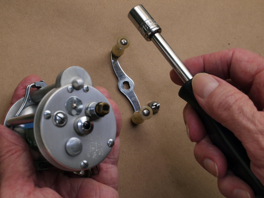 Pflueger Nobby No. 1963 - removing crank / handle 3
