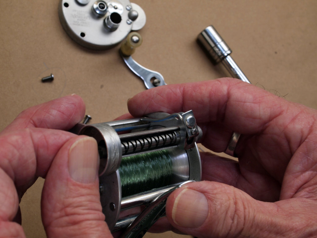 Pflueger Nobby No. 1963 - removing shaft 1