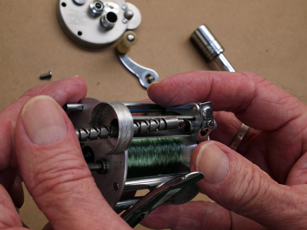 Pflueger Nobby No. 1963 - removing shaft 2