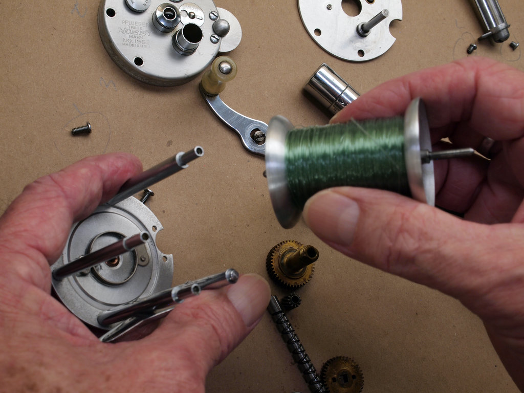 Pflueger Nobby No. 1963 - removing spool 2